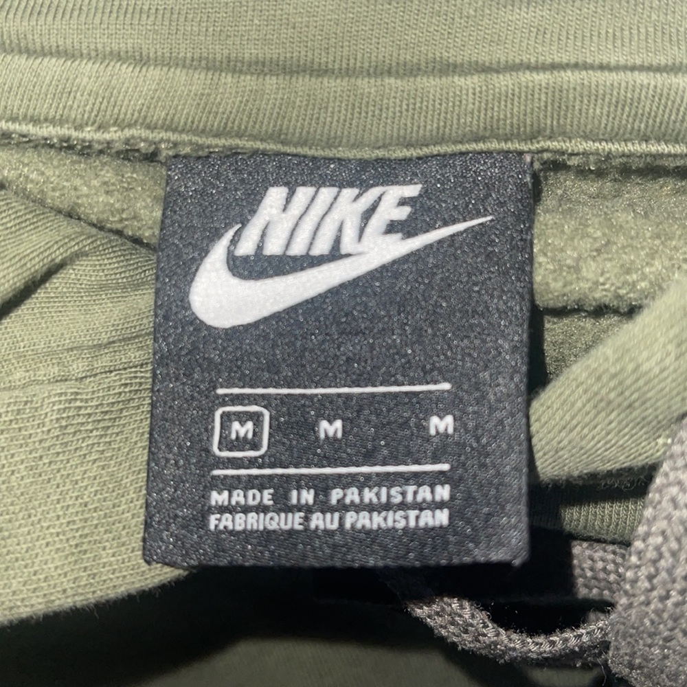 The Nike hoodie Medium (dark green) - Picture 3 of 3